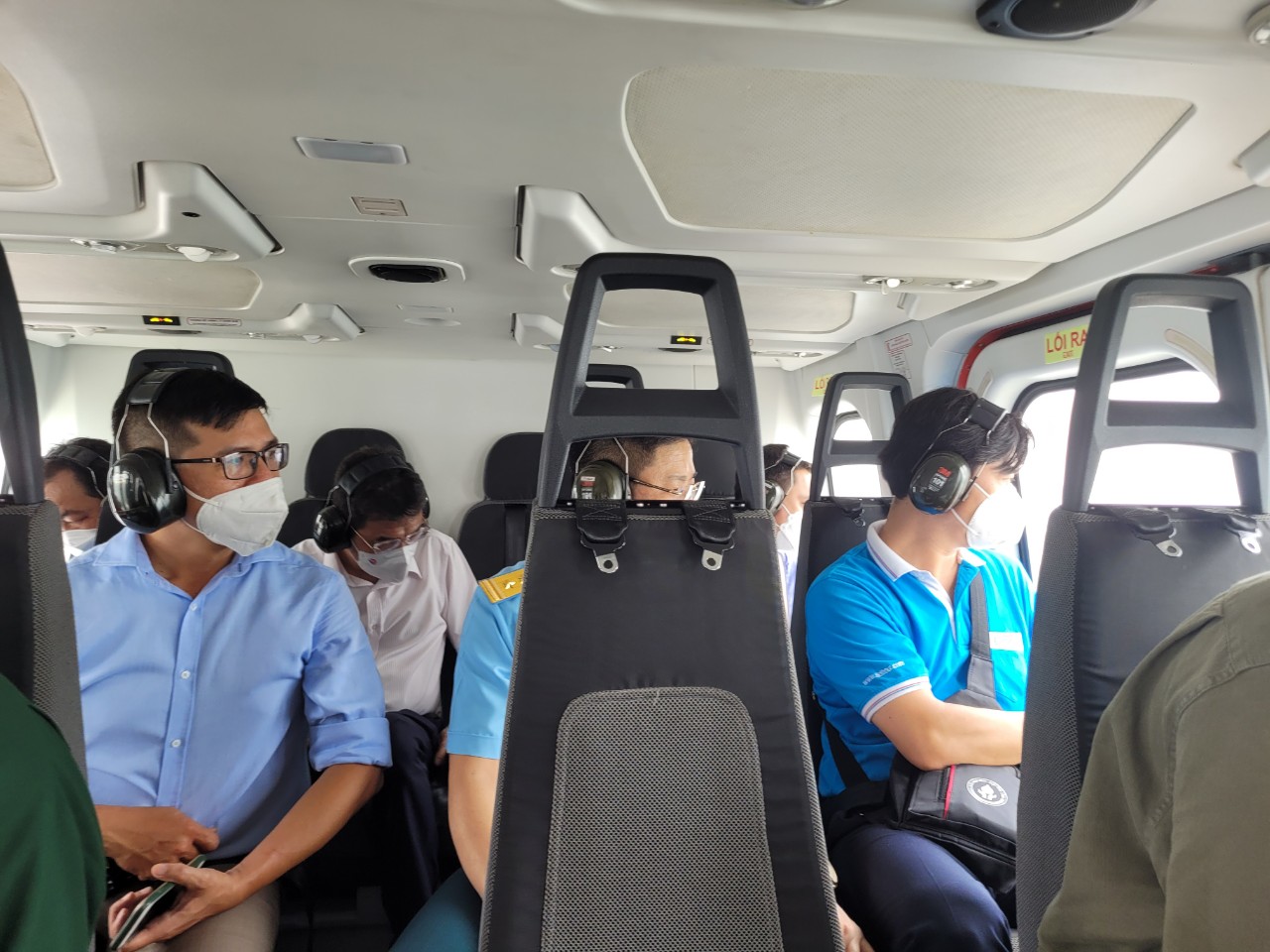 Khai thác tour du lịch Chú thích ảnh