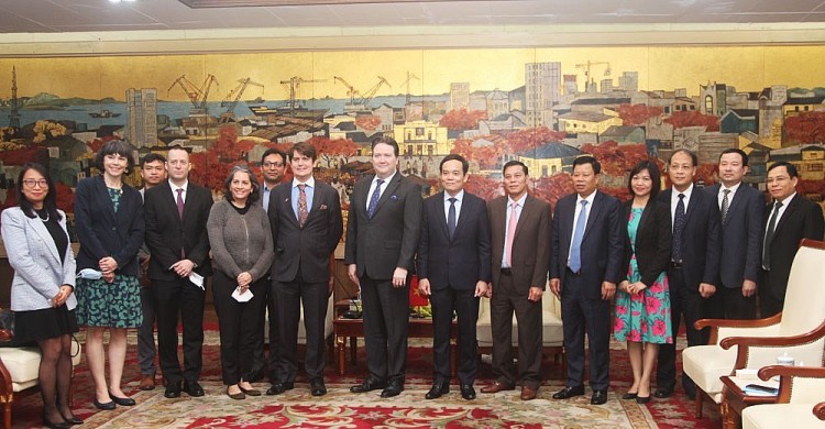 Lãnh đạo thành phố và Đoàn Đại sứ quán Hoa Kỳ tại Việt Nam. Ảnh: Haiphong.gov.vn