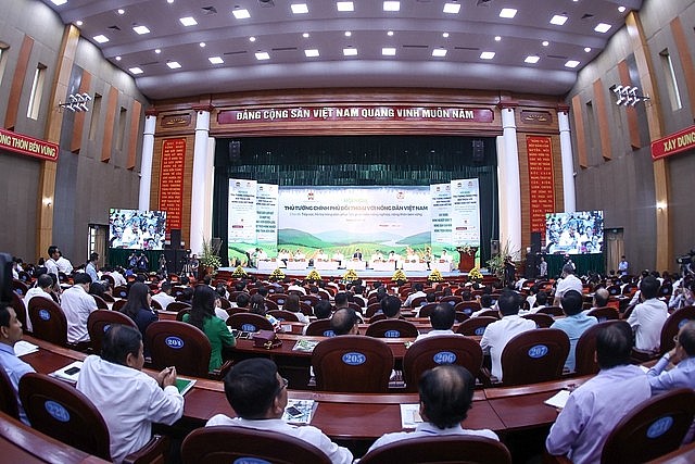 Thủ tướng đối thoại với nông dân: Giữ vững bản lĩnh, xây dựng nền kinh tế độc lập, tự chủ