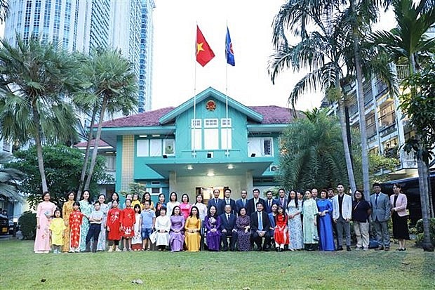 Phó Chủ tịch nước Võ Thị Ánh Xuân thăm ĐSQ Việt Nam tại Thái Lan | Chính trị | Vietnam+ (VietnamPlus)