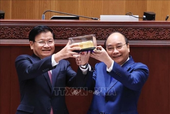 60 năm quan hệ Việt Nam - Lào: Dấu ấn 60 năm cùng sánh bước bên nhau