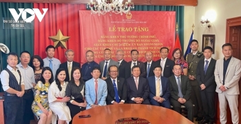 Vinh danh Việt kiều tại Séc có nhiều đóng góp cho quê hương đất nước