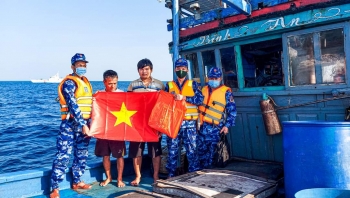 Phát huy vai trò của tổ tàu, thuyền an toàn, nỗ lực góp phần gỡ "thẻ vàng" IUU