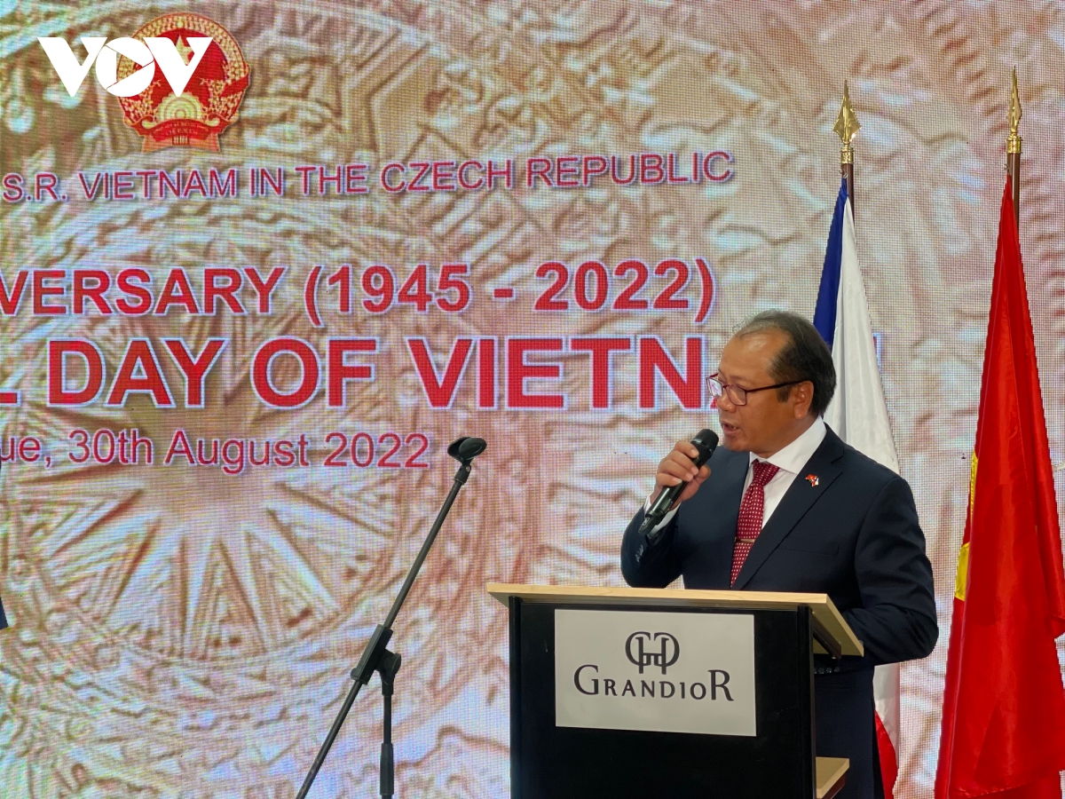long trong ky niem 77 nam quoc khanh viet nam tai cong hoa sec hinh anh 3