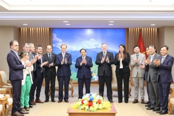 Thủ tướng Phạm Minh Chính tiếp lãnh đạo 3 tỉnh miền Trung Argentina