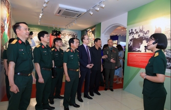 Khai mạc triển lãm ảnh “Dấu ấn vượt thời gian”