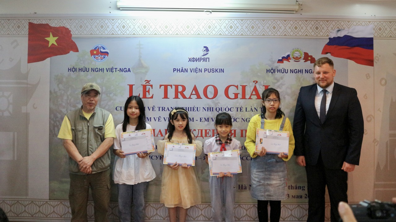 Trao giải Cuộc thi vẽ tranh quốc tế “Em vẽ Việt Nam - Em vẽ nước Nga” lần thứ 6