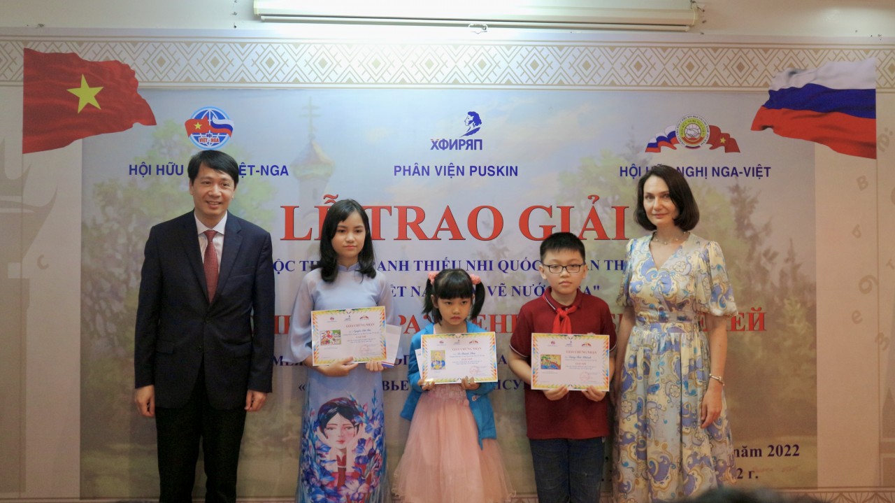 Trao giải Cuộc thi vẽ tranh quốc tế “Em vẽ Việt Nam - Em vẽ nước Nga” lần thứ 6