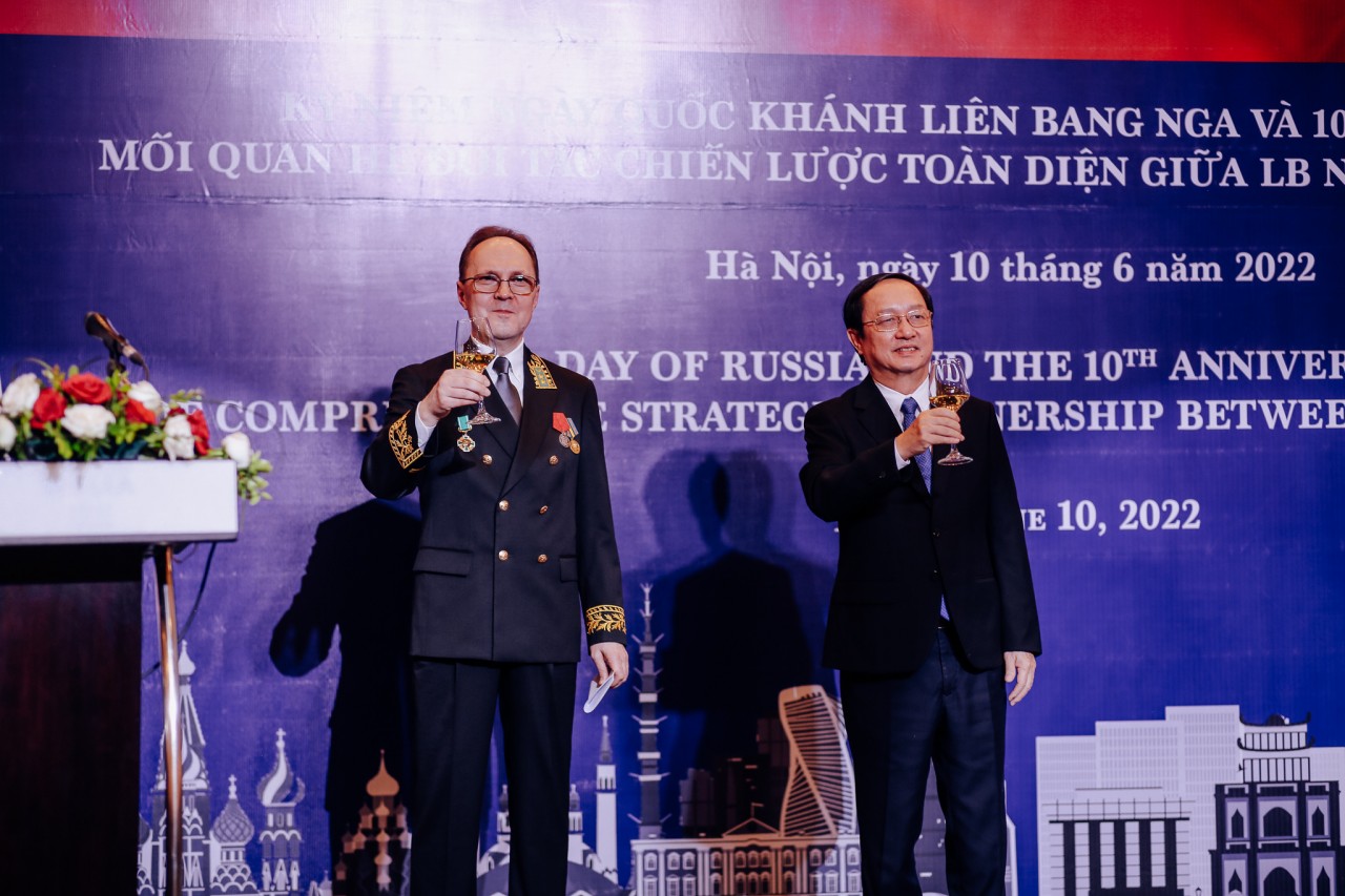 Đại sứ quán Liên bang Nga kỷ niệm 32 năm Ngày Quốc khánh