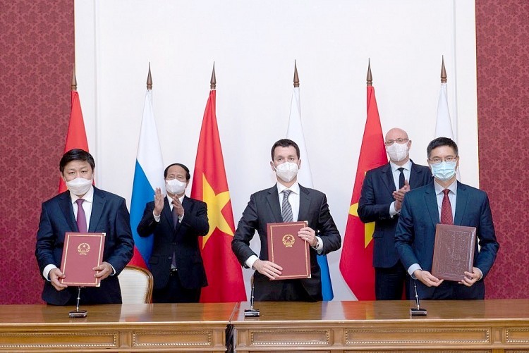 VABIOTECH-SOVICO ký thỏa thuận sản xuất vaccine Sputnik tại Việt Nam