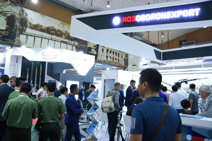 Nga trưng bày hàng loạt súng, xe tăng tối tân nhất tại Hà Nội nga trung bay hang loat sung xe tang toi tan nhat tai ha noi