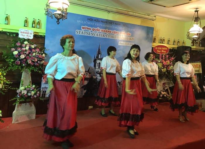 Gặp gỡ hữu nghị kỷ niệm 101 năm Quốc khánh Cộng hòa Séc gap go huu nghi ky niem 101 nam quoc khanh cong hoa sec