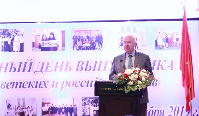 cuu sinh vien tot nghiep cac truong dai hoc lien xo va nga cau noi huu nghi hai nuoc