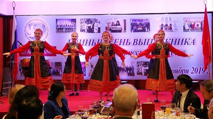 cuu sinh vien tot nghiep cac truong dai hoc lien xo va nga cau noi huu nghi hai nuoc