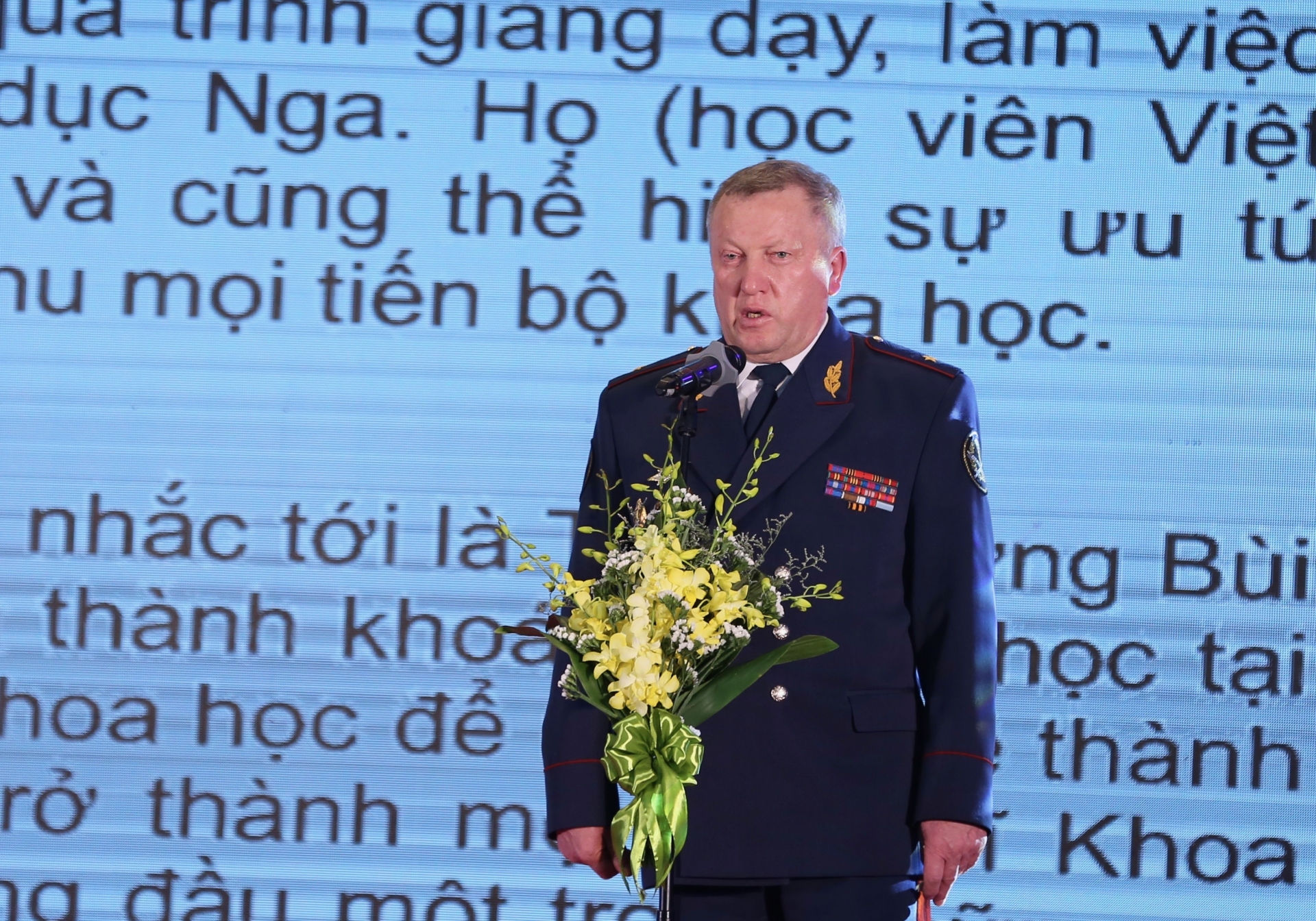 dao tao nhan luc diem sang hop tac an ninh giua viet nam va lien bang nga