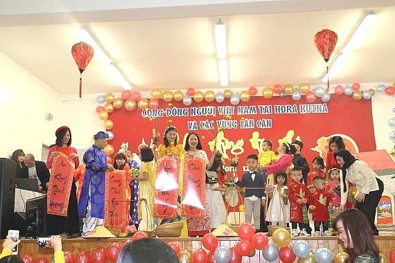 200 kieu bao o kutna hora sec mung xuan canh ty