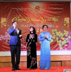 tet cong dong nguoi viet dau o dau van luon mot long huong ve que huong dat nuoc