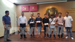 tai nan kinh hoang giua xe ben va xe bon be 6 tuoi tu vong cung cha trong cabin