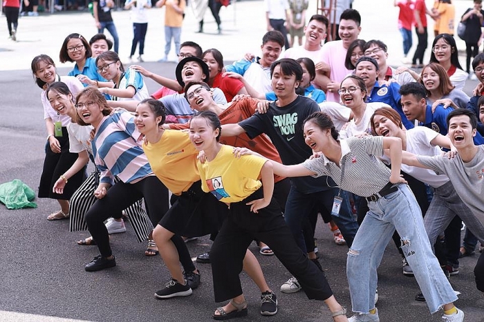 tet lao campuchia cua sinh vien tphcm vui bang ca 5 giac quan