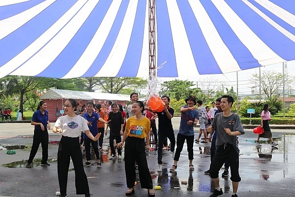 tet lao campuchia cua sinh vien tphcm vui bang ca 5 giac quan