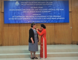 project vietnam foundation tim lai nu cuoi cho tre em ngheo