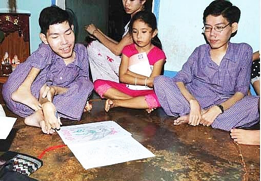 con gai cuu binh my va hanh trinh the ky chua lanh vet thuong chien tranh