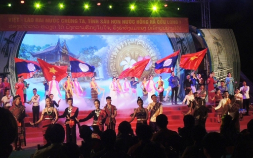 600 nghệ sĩ mang nét đẹp văn hóa các dân tộc thiểu số Việt, Lào tới với hàng vạn khán giả 600 nghe si mang net dep van hoa cac dan toc thieu so viet lao toi voi hang van khan gia