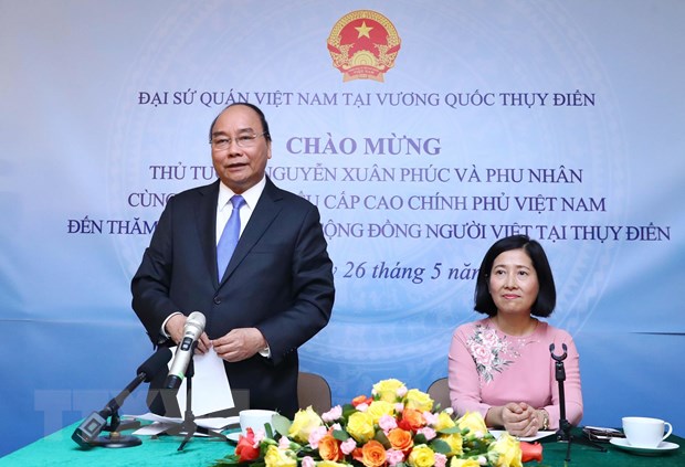 thu tuong tham dai su quan va cong dong nguoi viet tai thuy dien