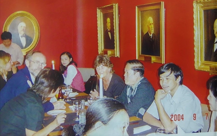 dat nuoc cua giai nobel va nhung nam thang khong quen