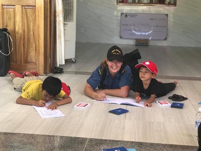 chuyen di thien nguyen dang nho cua hai quan canada tai khanh hoa