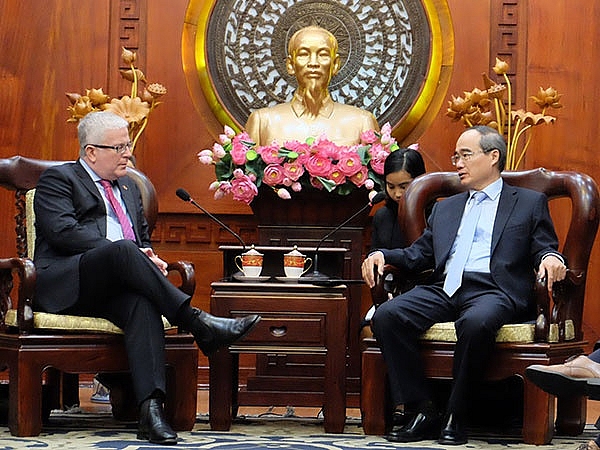 dai su craig chittick tin cay la nen tang cho moi quan he australia viet nam