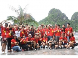 150 thanh niên kiều bào cùng "lên rừng, xuống biển"