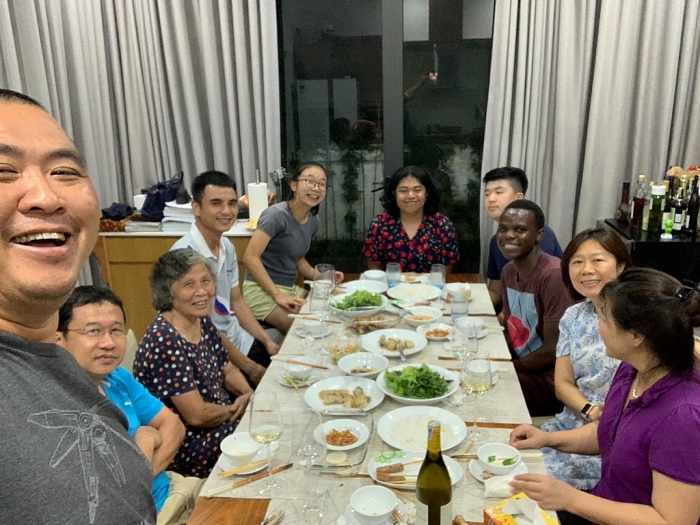hoc sinh my homestay viet khi dat la la nha