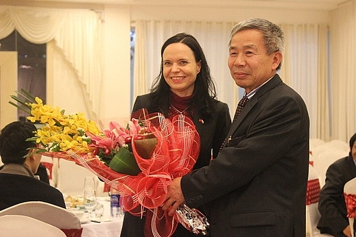 nguoi viet nam tai ba lan 20 nam giu gin ban sac tich cuc hoi nhap huong ve que huong