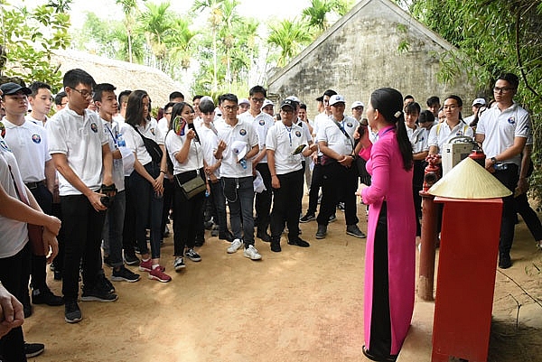 thanh nien kieu bao tham que bac