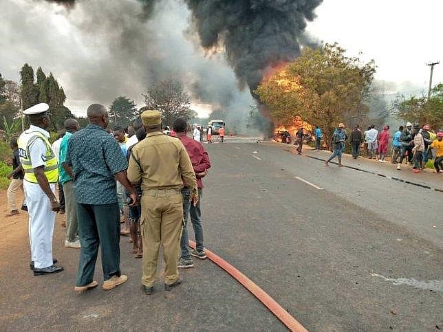 tanzania mai hoi dau tu xe bon hon 130 nguoi thuong vong