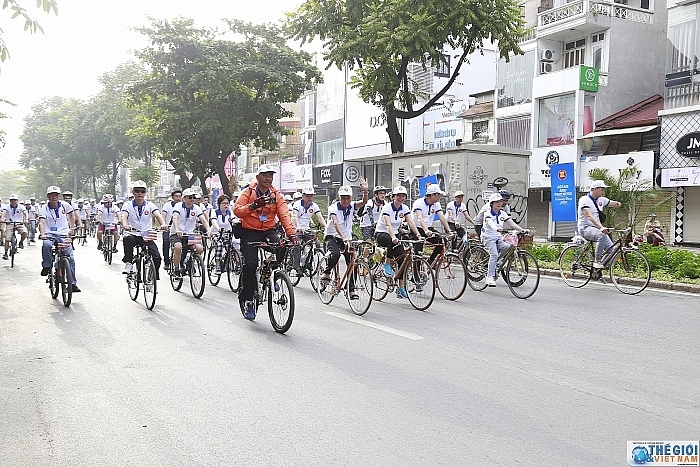 200 dai bieu dap xe huu nghi nhan ngay gia dinh asean 2019