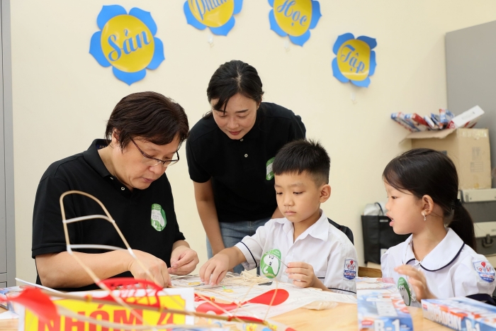 hon 460 hoc sinh hoa binh co mai nha thu hai khang trang nho childfund