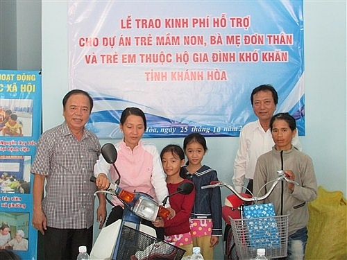 to chuc holt cham lo bu dap cho hang ngan tre thiet thoi o tinh khanh hoa