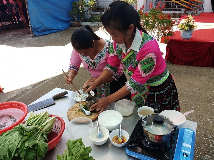 hki cham soc dinh duong thi luc cho 1000 tre em lai chau