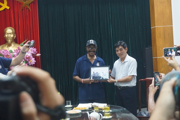 mon qua bat ngo tu nha tu hoa lo cho cuu binh my
