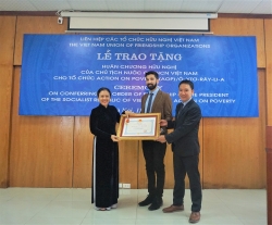 Huân chương Hữu nghị ghi nhận 30 năm giúp Việt Nam giảm nghèo, phát triển bền vững của AOP