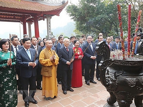 kieu bao dong gop to lon vao cong cuoc bao ve chu quyen to quoc