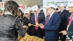 chu tich hoi huu nghi viet nam campuchia vu mao quan tam tu nguoi dan trien khai tu co so
