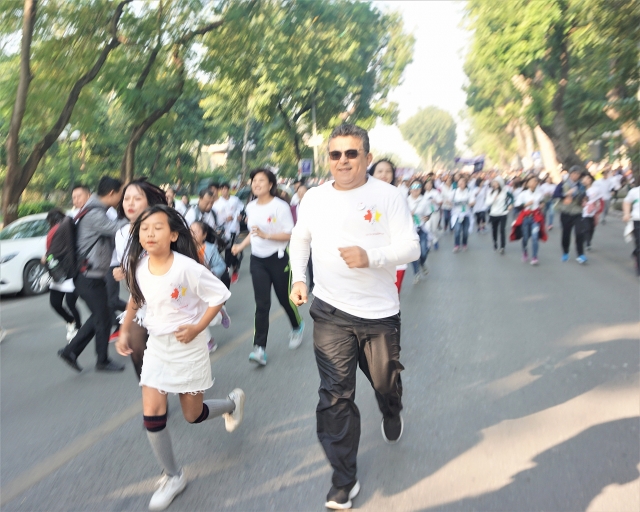 hanoi run for children 2019 thu hut dong dao dai su nghe si tham du