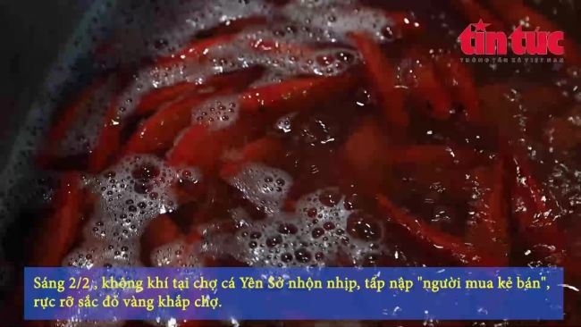 Chợ Yên Sở đỏ ối cá chép tiễn ông Công ông Táo về trời
